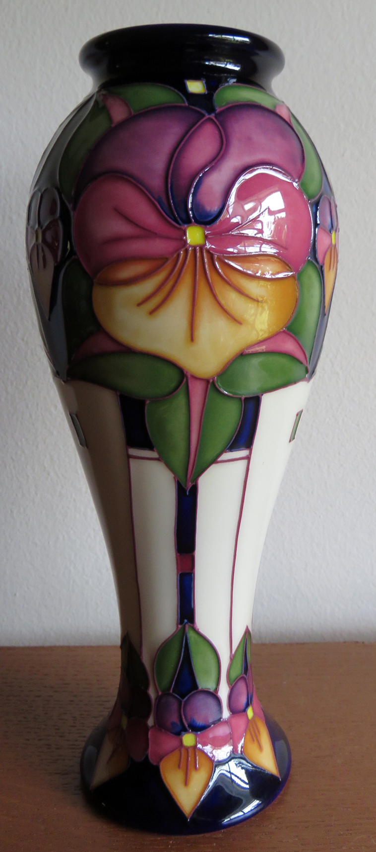 Moorcroft Tulip Flambe, pin dish